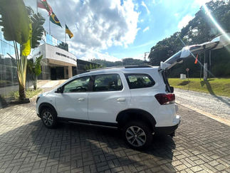 Educação recebe novo veículo adaptado para transporte escolar