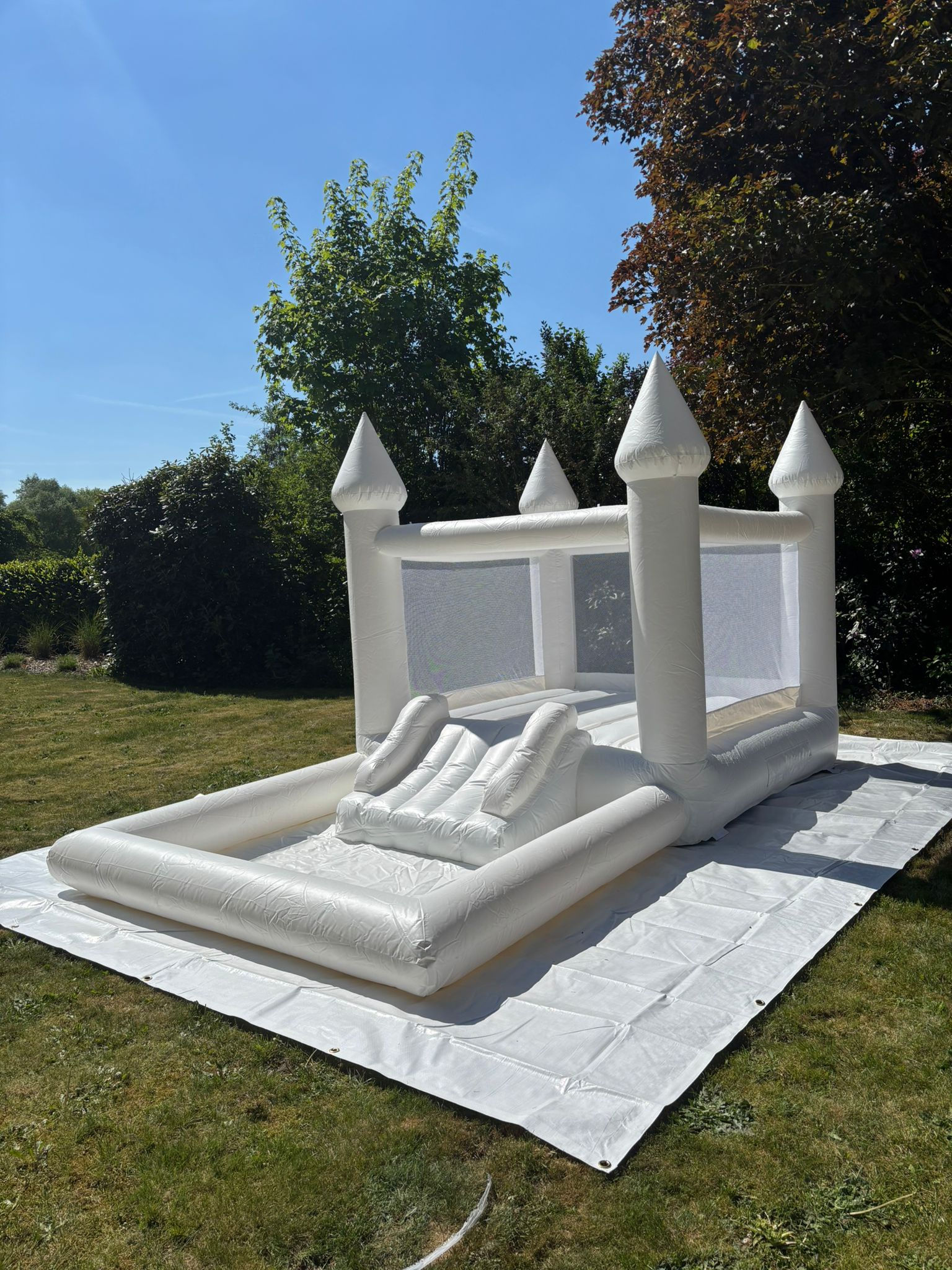 Mini wit springkasteel