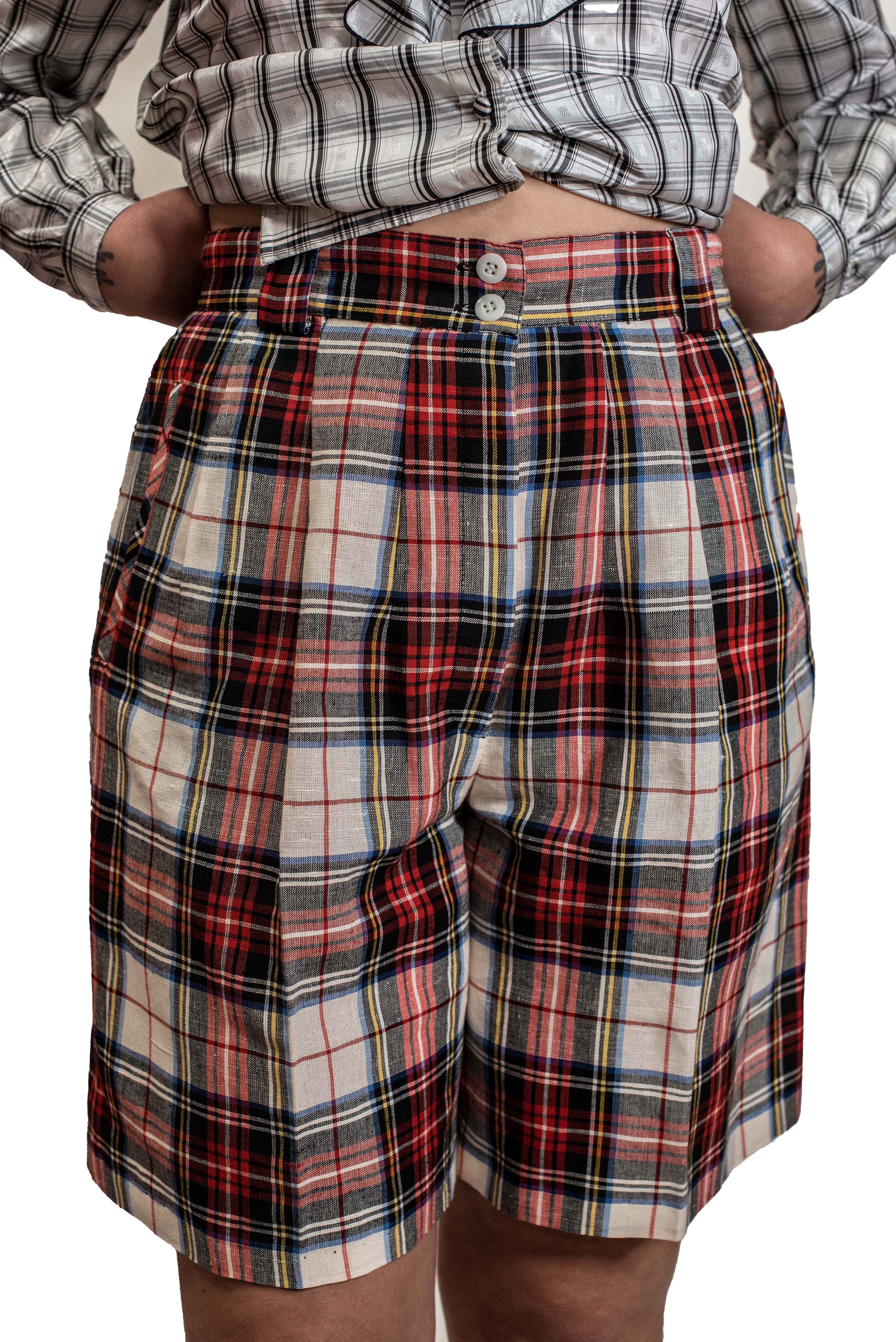 90's high waisted plaid shorts