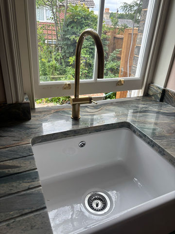 Sink with marble surround