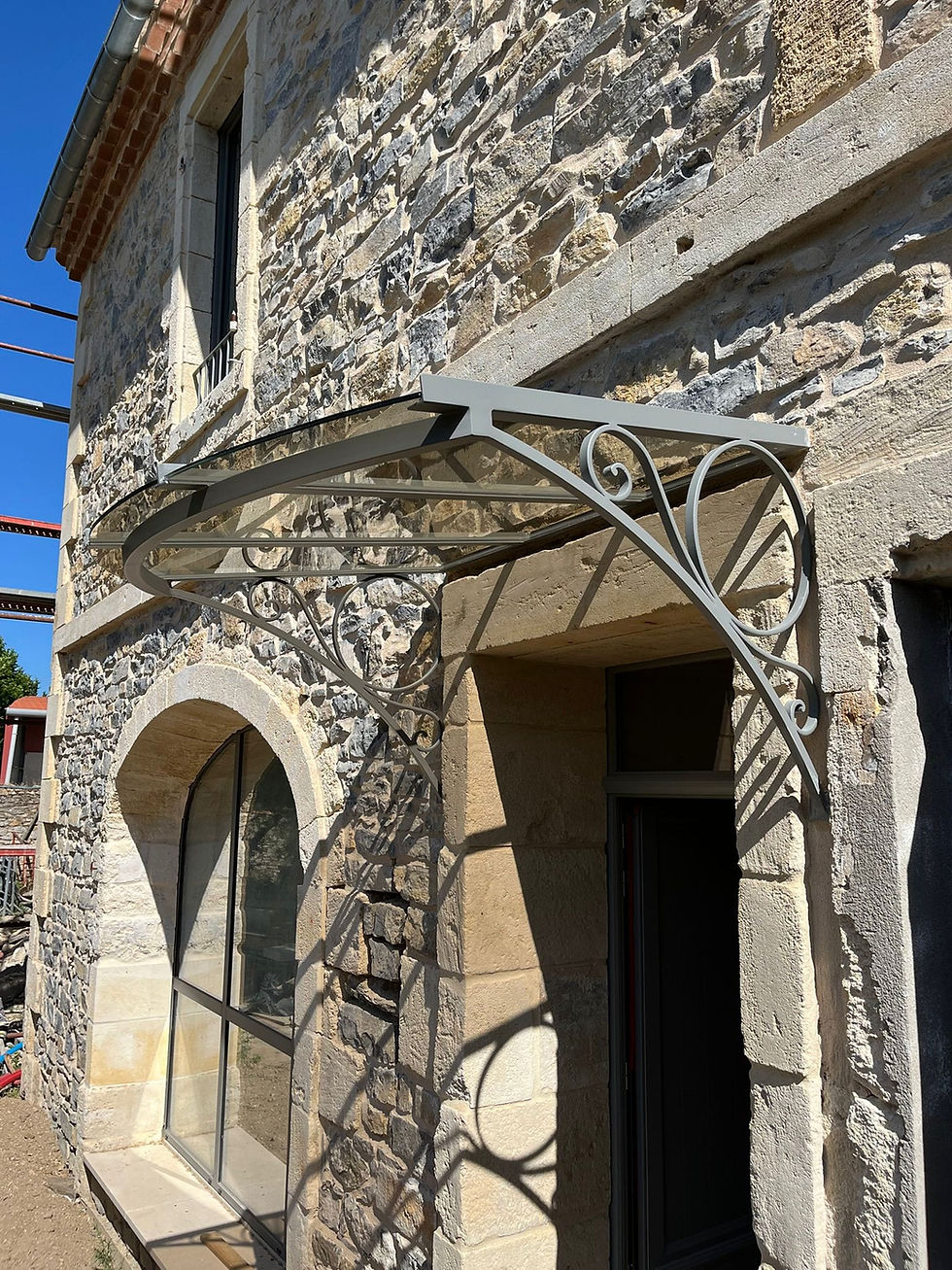 Marquise élégante en façade