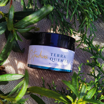 daily nourishing mousse for sensitive skin practical use easy to transport
