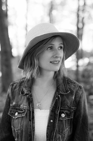 Bonnie Joyce professional website designer Perth Ontario headshot