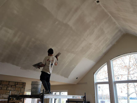 Plaster Repair: When to Call a Professional