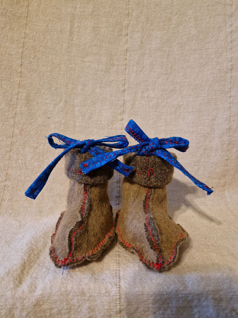 Thumbnail: Cashmere Wool Reversible Frilly Booties 