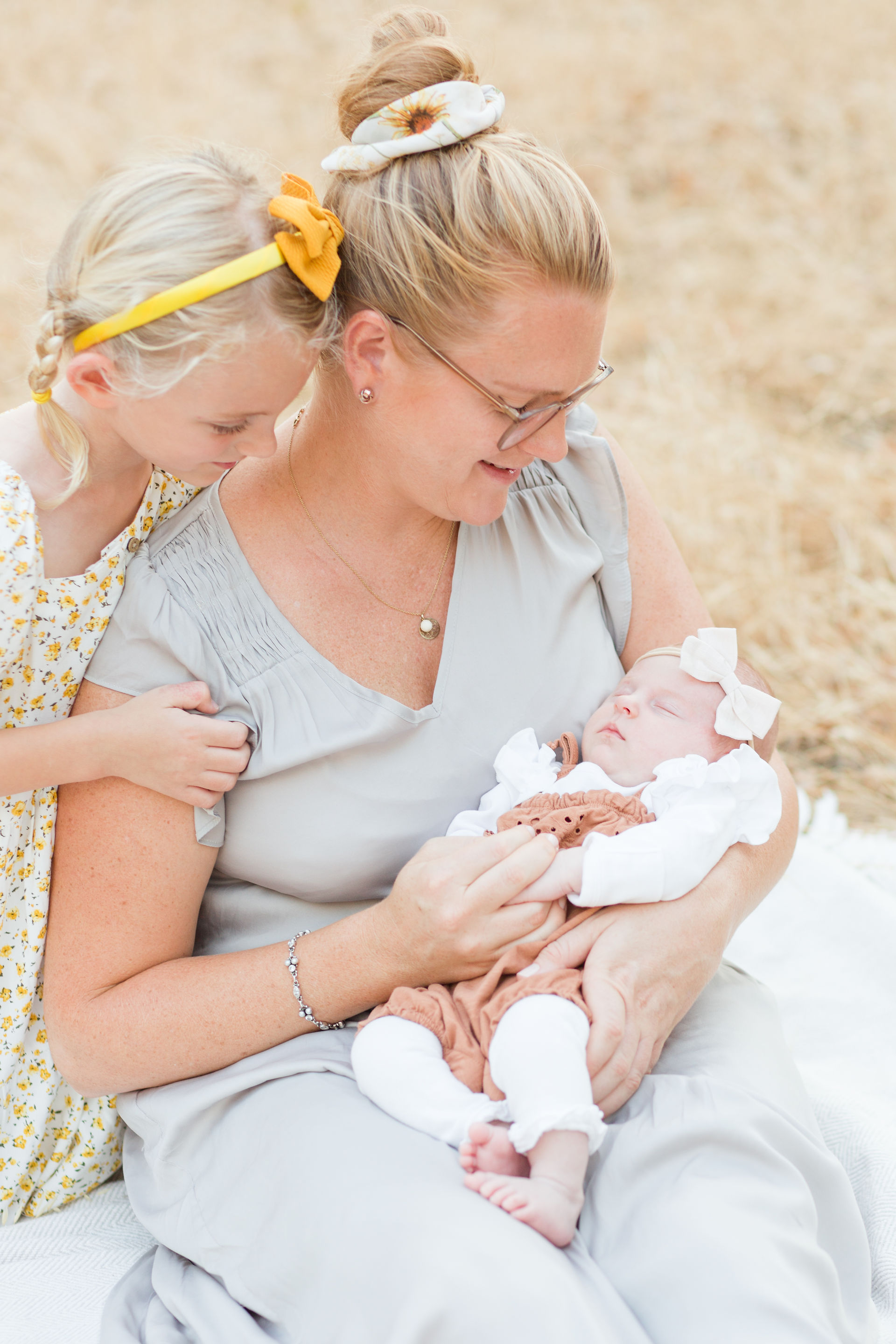 hkcreate bay area photographer photography family newborn outdoor baby girl yellow light blue tan outfits color scheme guadalupe oak grove park san jose