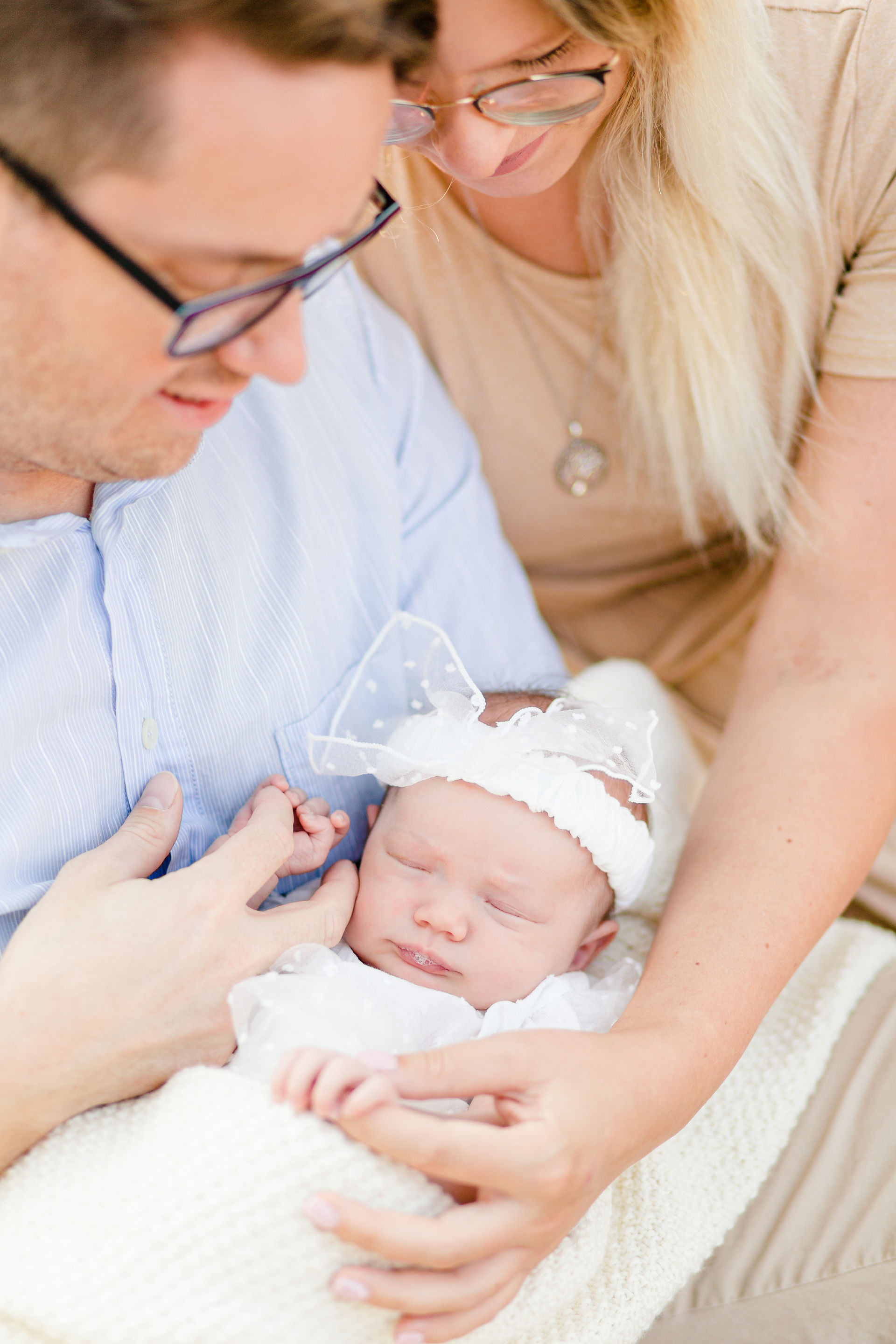 Sunnyvale Outdoor Newborn Session golden hour hkcreate photography photographer sunnyvale san jose neutral color scheme baby girl