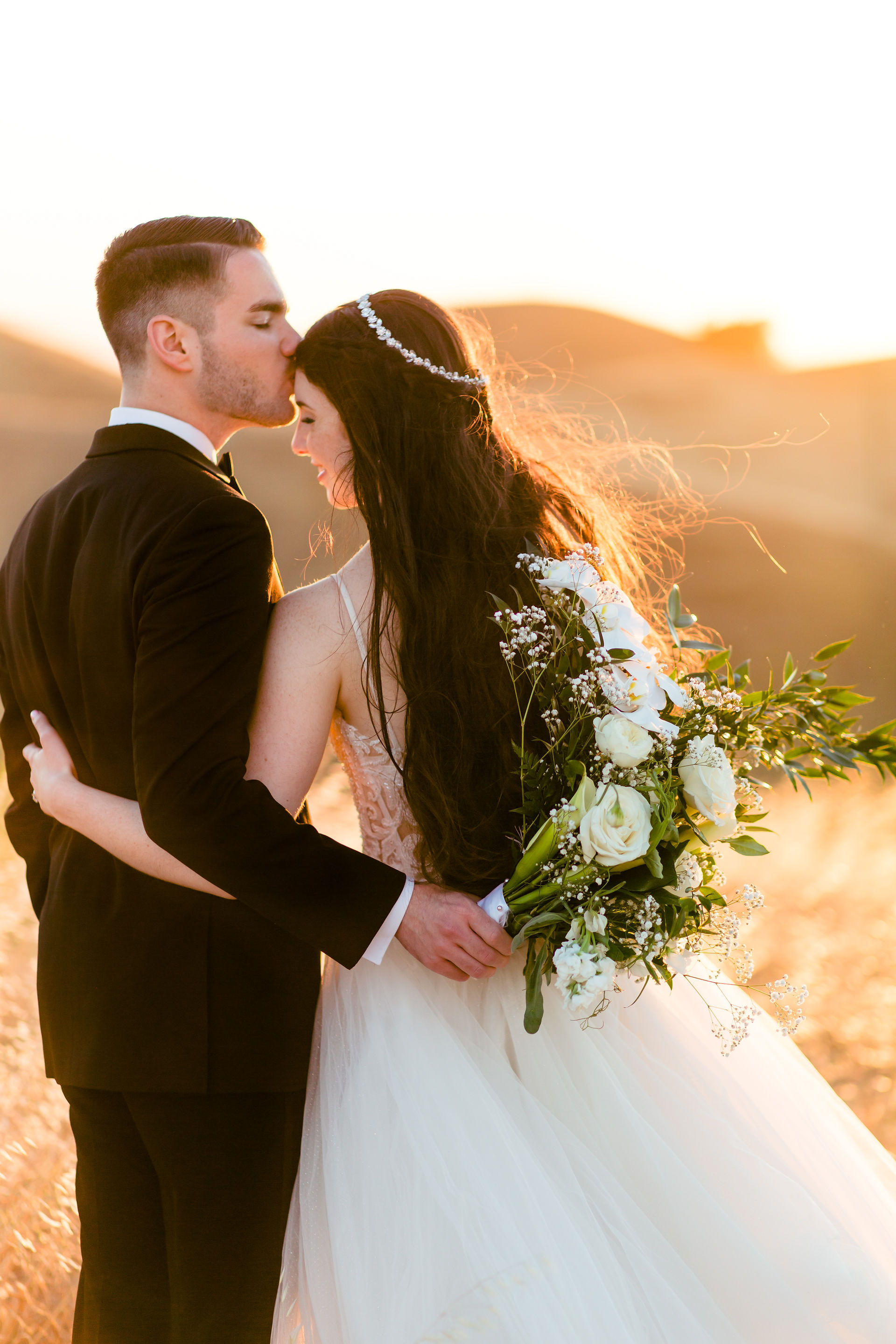 hkcreate hk create photography bay area wedding photographers nella terra wine cellars sunol california venue light and airy summer sunset couple portraits romantic sweet beautiful