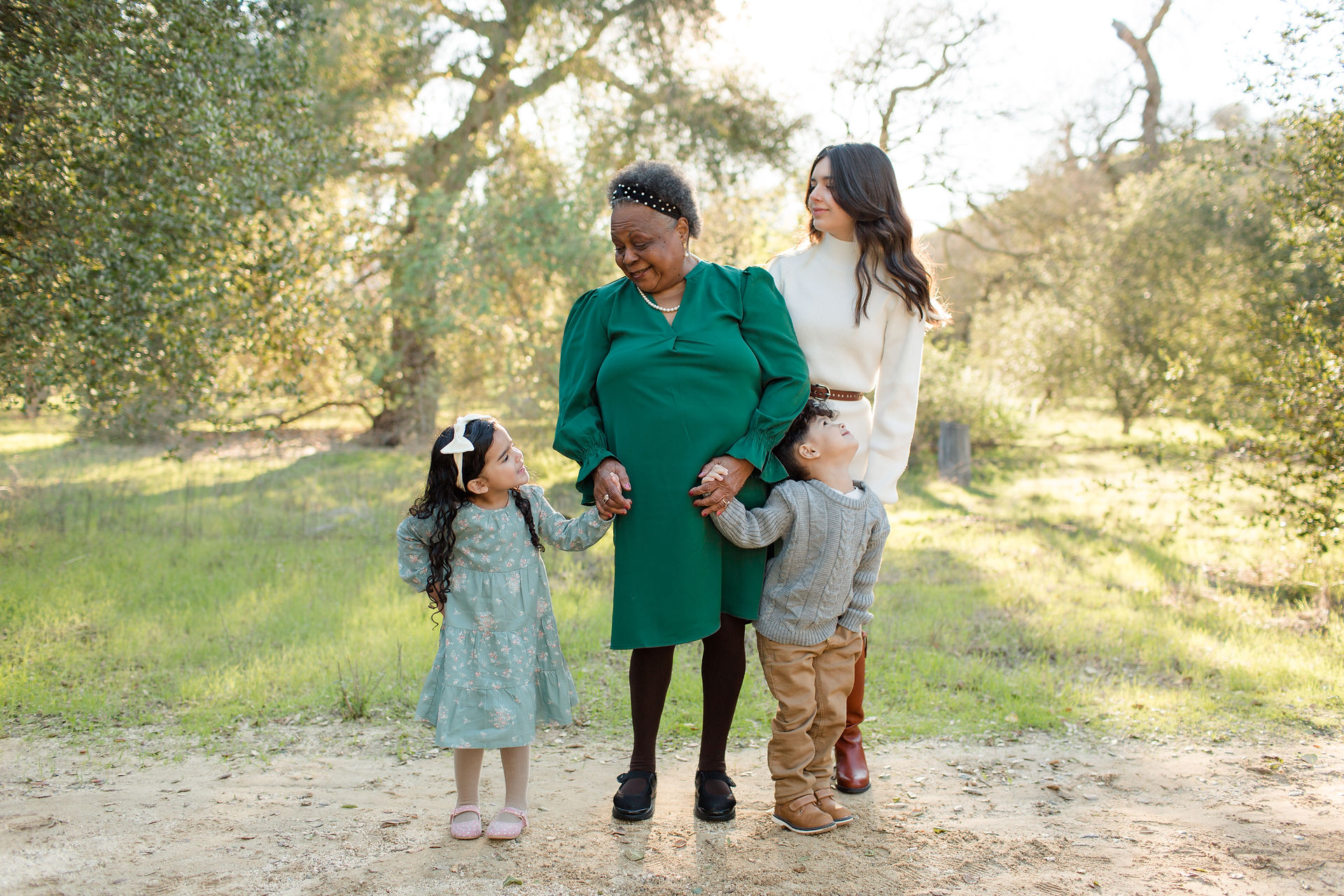 hkcreate hk create heather and kissy photography natural light duo bay area photographers legacy session extended family sunny bright winter joyful candid cute light and airy