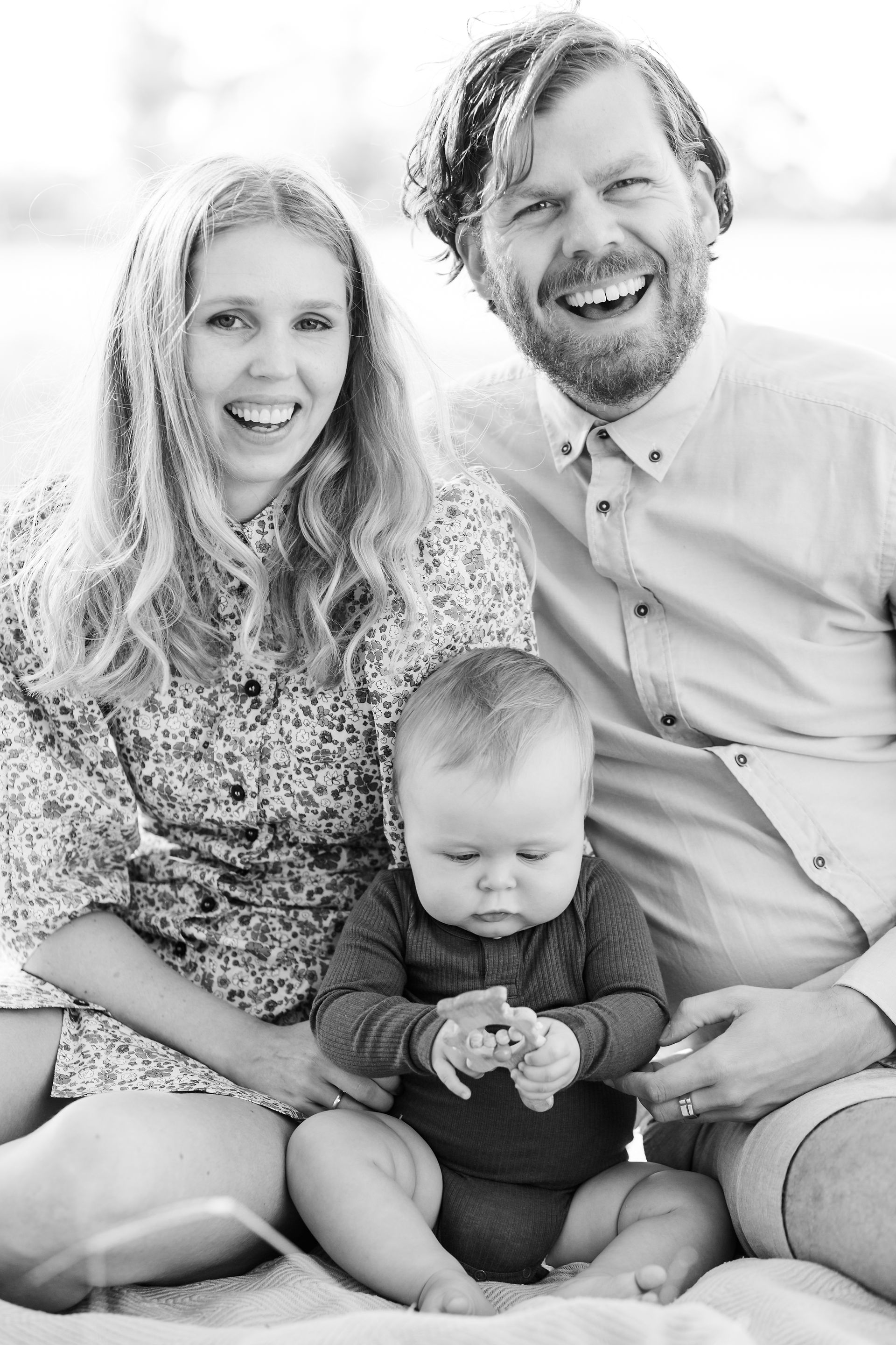 hkcreate hk create photographer photography bay area family san jose baylands park sunnyvale mini session baby family of three joyful light and airy black and white