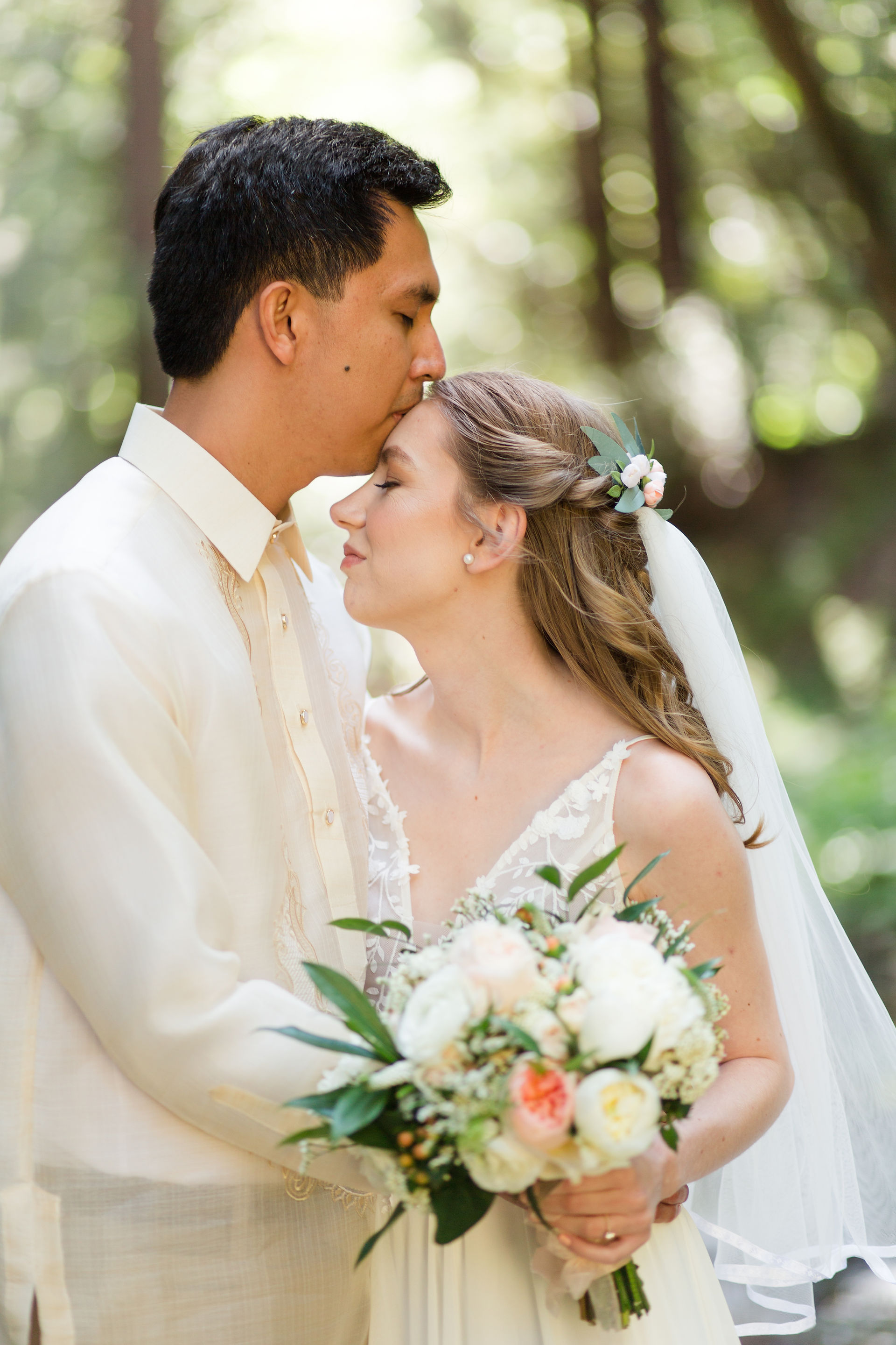 hk create hkcreate photography bay area wedding photographers light and airy joyful happy romantic beautiful photography bride groom first look saratoga springs wedding venue california couple portraits forest glow