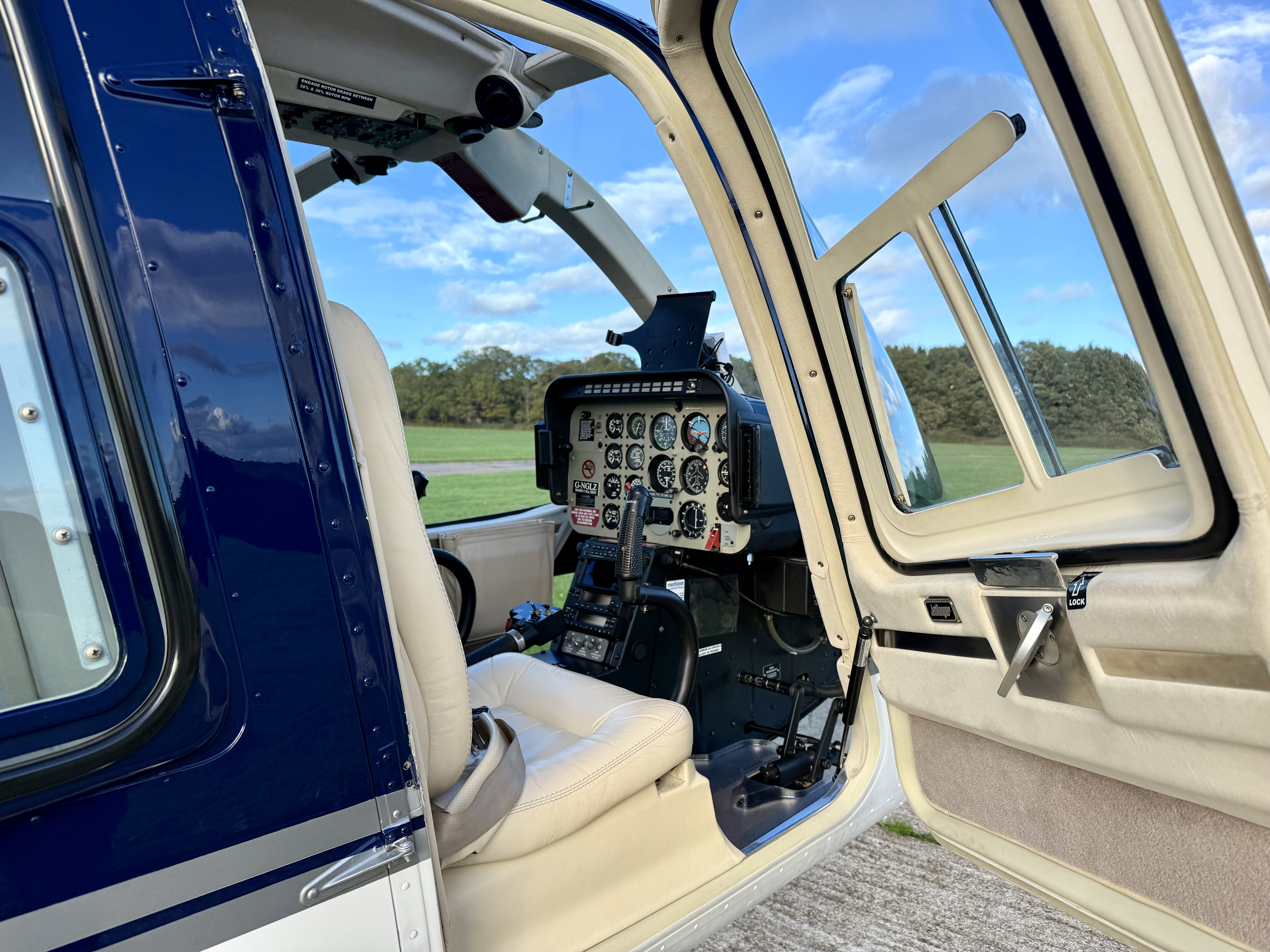 1997 Bell 206B Jetranger III, photo 3