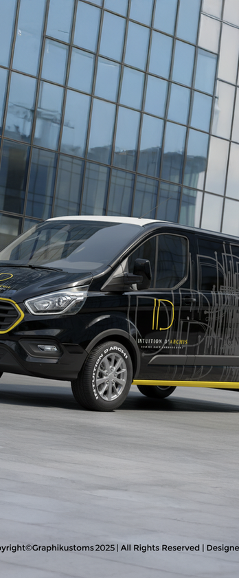 Ford Transit custom. Un design de covering mate et brillant en tons de noir et réhausse jaune. Un wrap design par Graphikustoms.