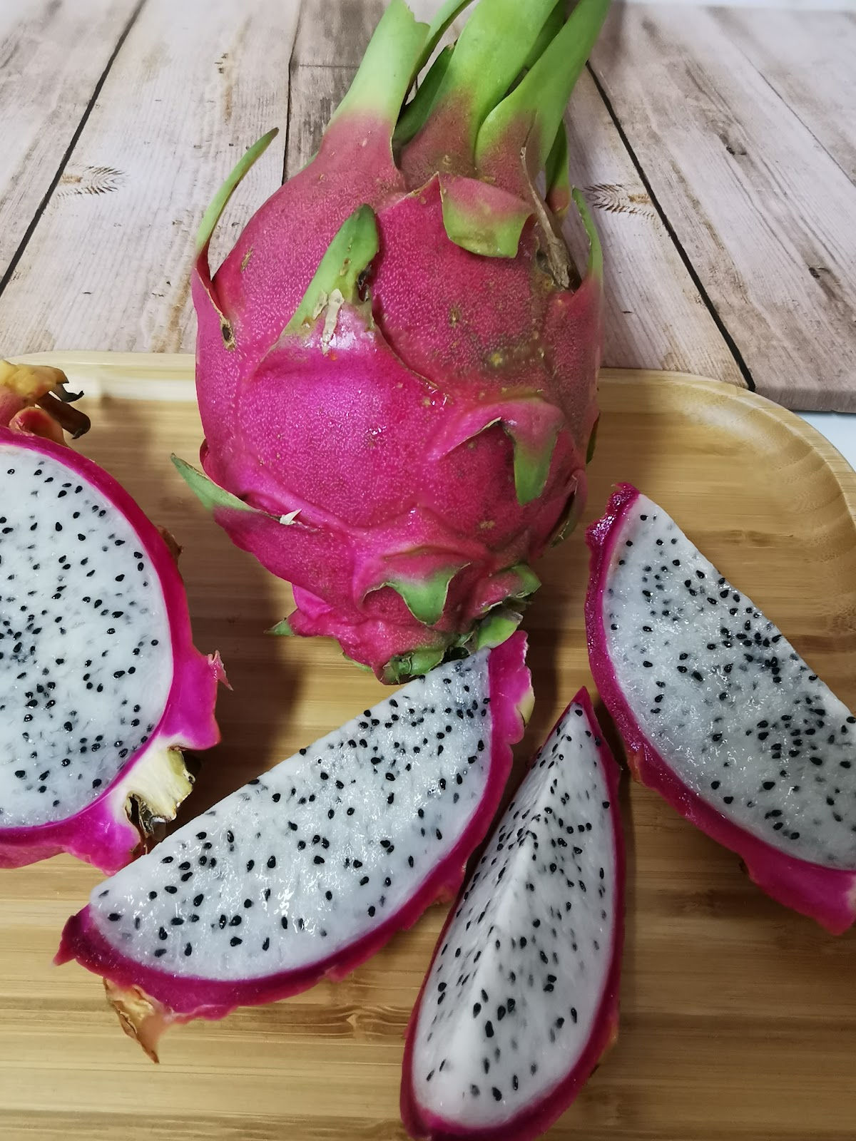 越南火龍果 (2個)