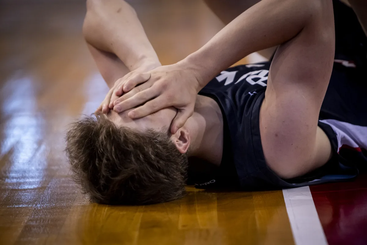 Roman Domon, ailier français formé à l’ASCBB, en action lors de l’Euro U20 2025 avec l’équipe de France.