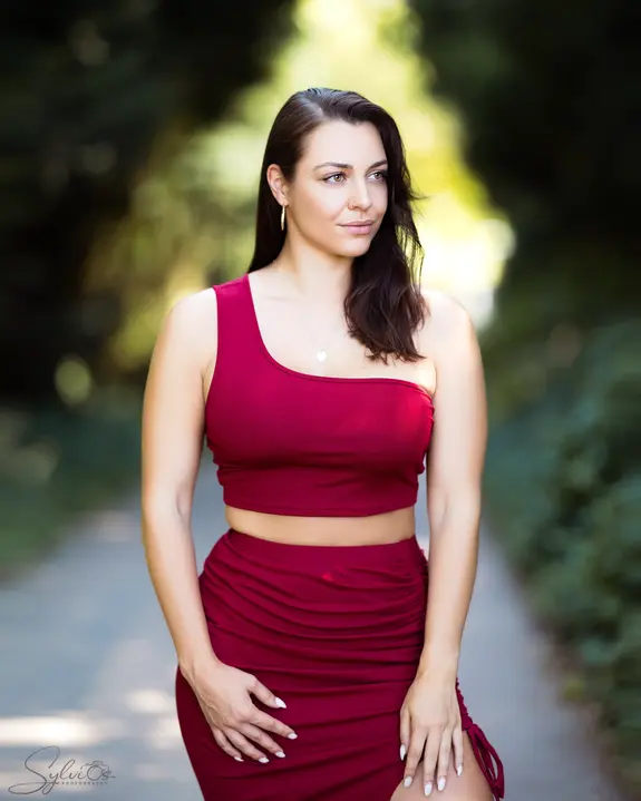 Portrait Shooting einer Frau im natürlichen Licht in Stuttgart