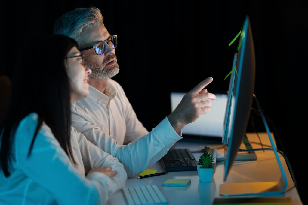 erklären am Monitor