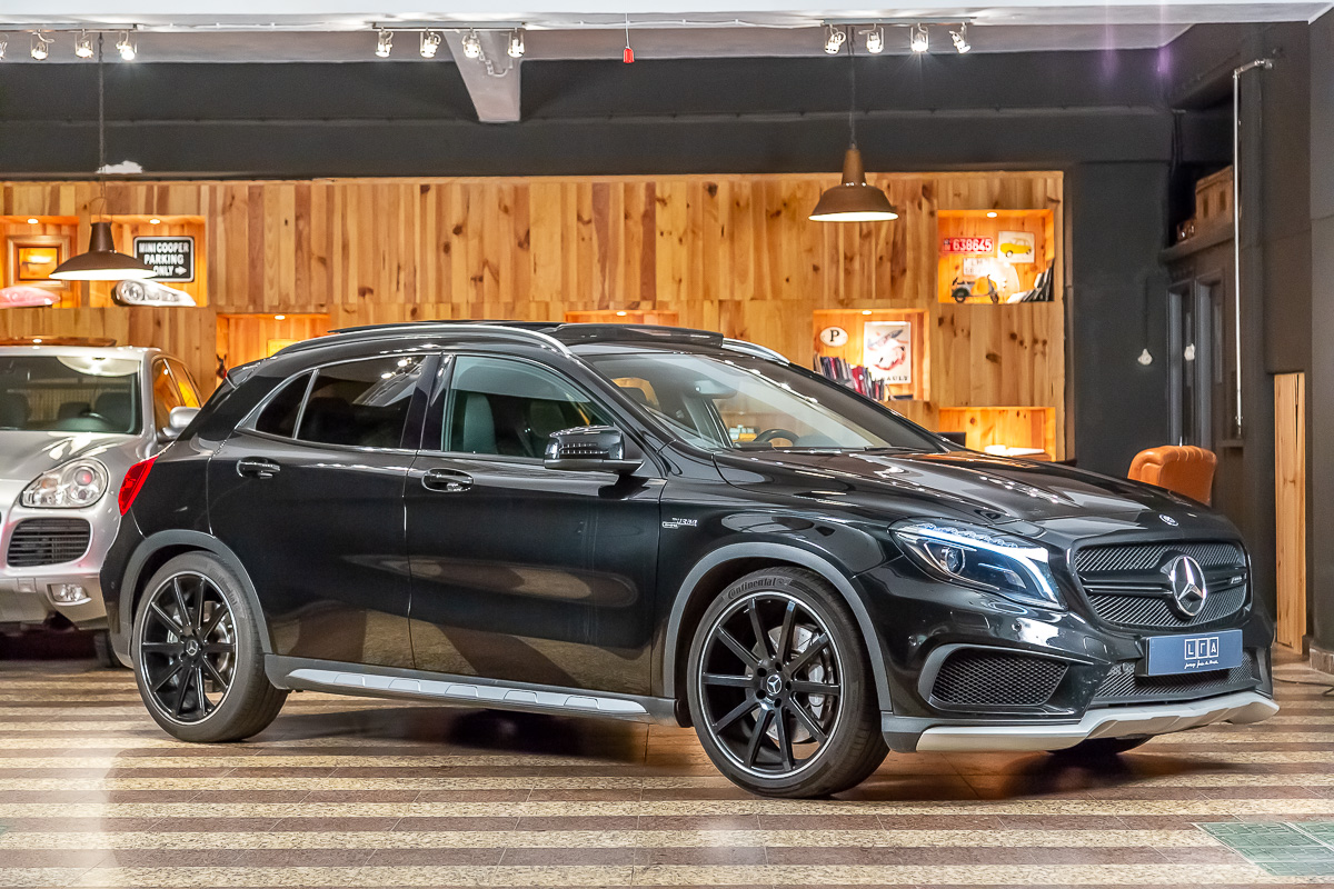 MERCEDES GLA45 AMG