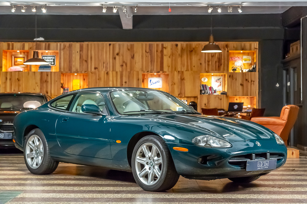 JAGUAR XK8