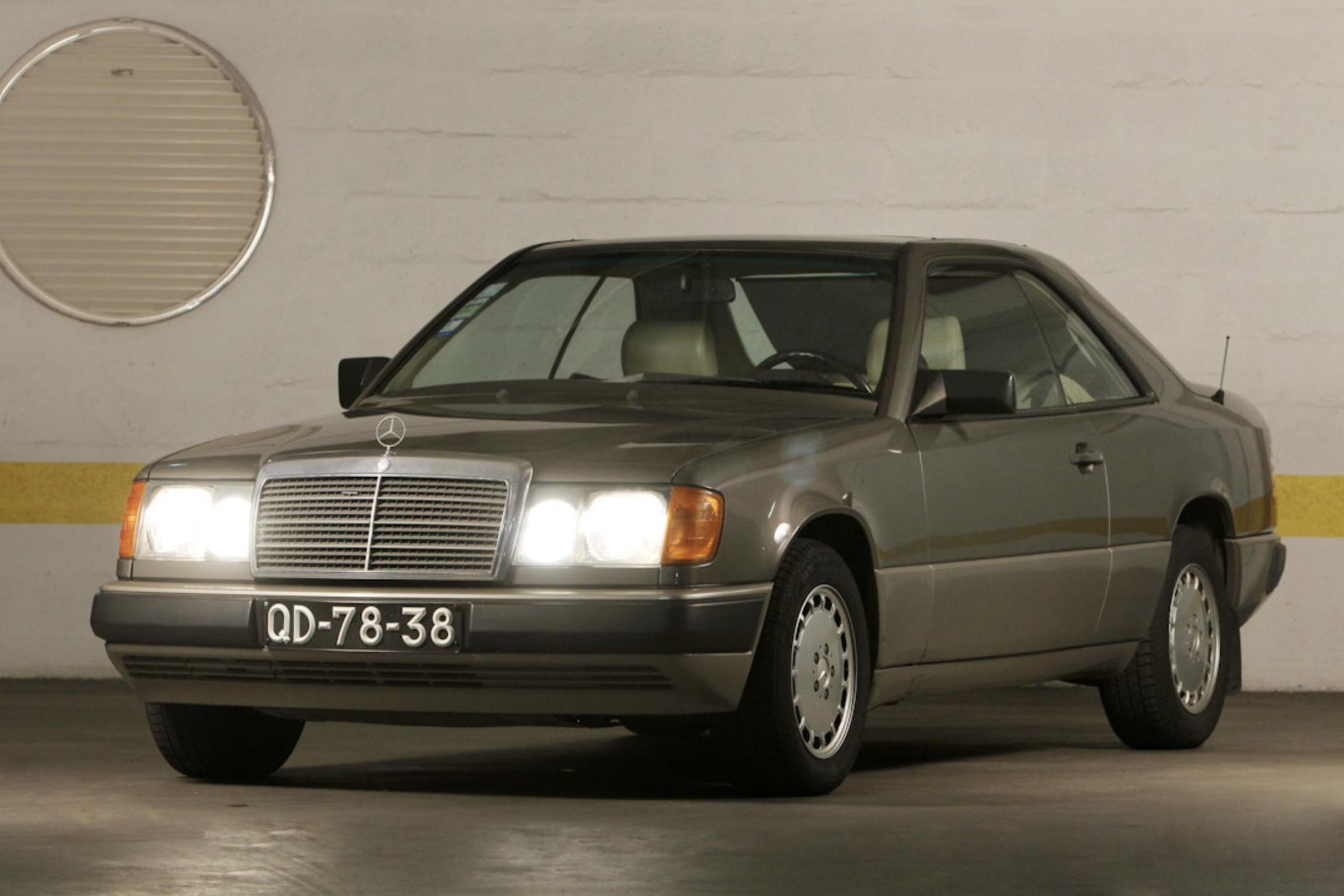 MERCEDES-BENZ 300CE