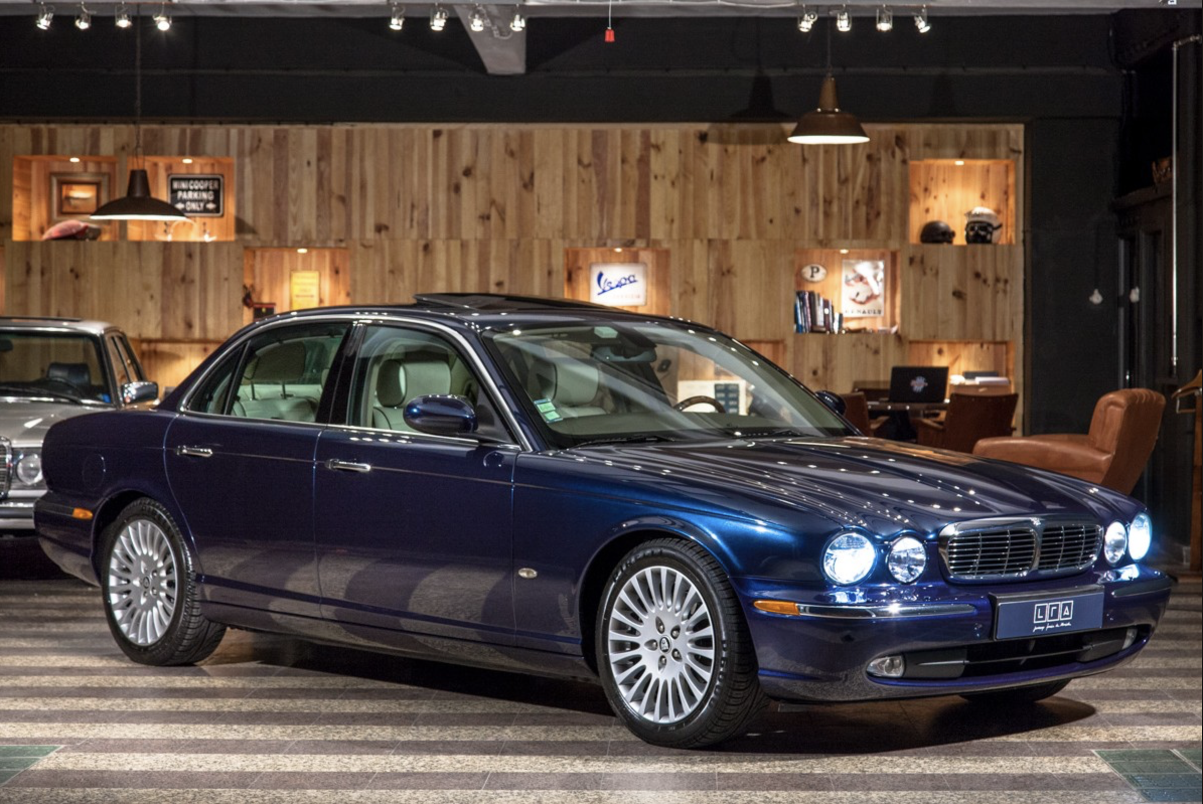 JAGUAR XJ6