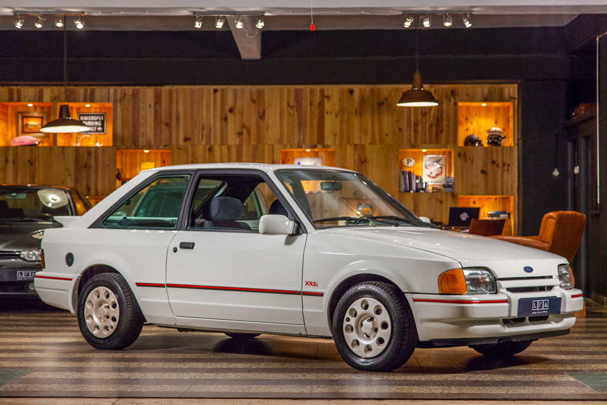 FORD ESCORT XR3i