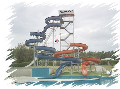 toboagua free fall  com tres  pistas