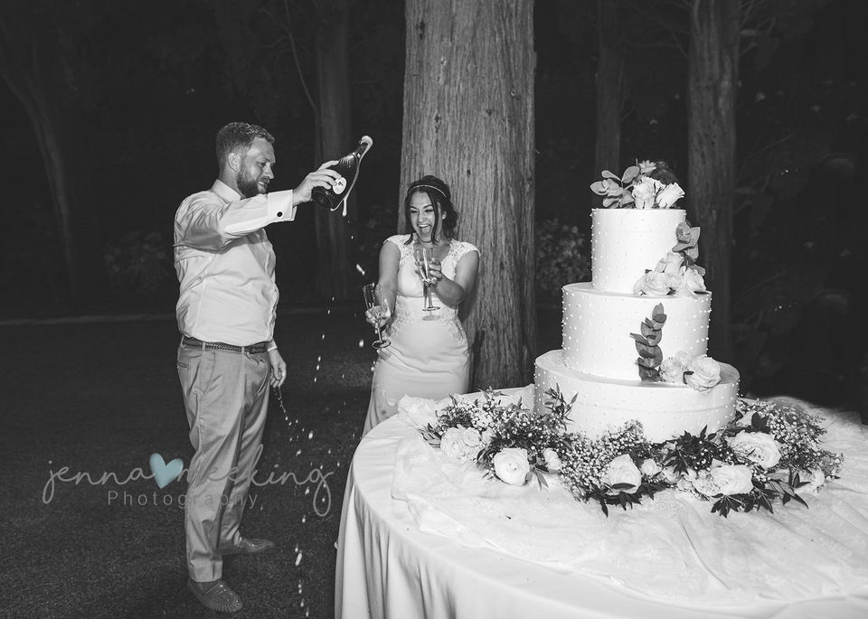 Cutting the cake. La Torre Di San Marco Wedding venue