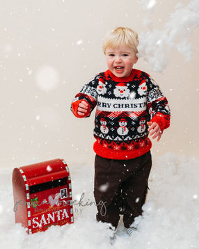 Mini Christmas Photoshoot Yorkshire - gingerbread man set up