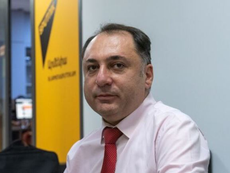 Իրականում այդ դասագրքերը գոյություն չունեն. Սա պետական քաղաքականություն է՝ արմատախիլ անել գրագիտությունը դպրոցից. Մխիթարյան
