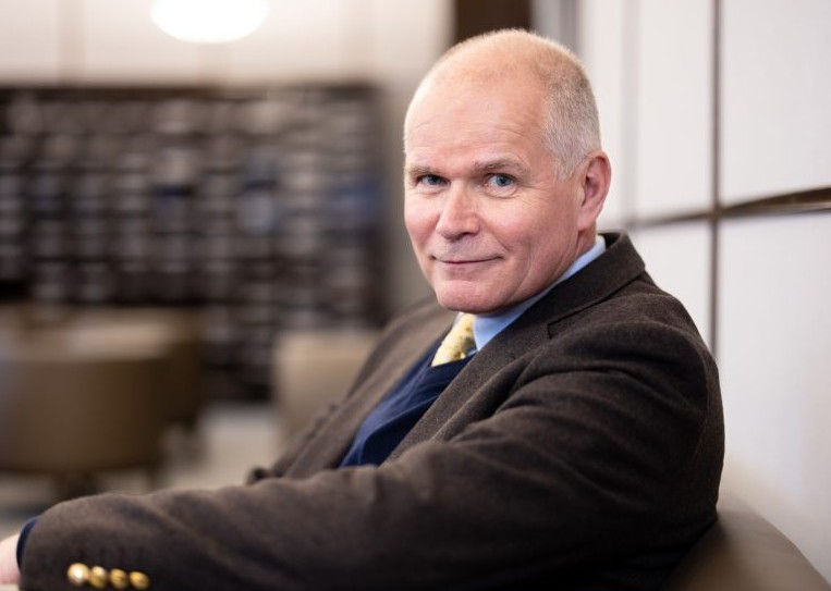 Kansanedustaja, reservin kenraali Jarmo Lindberg