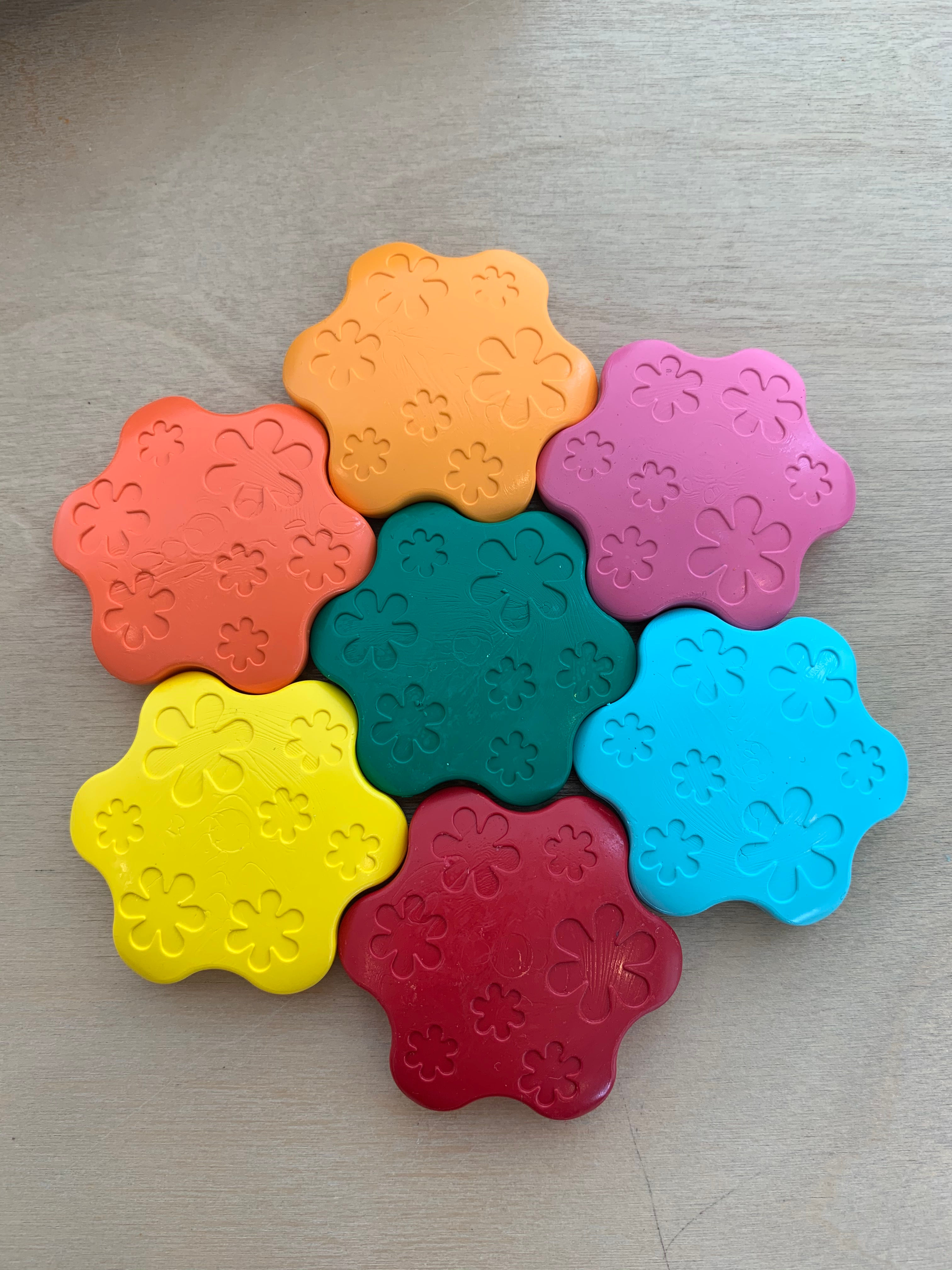 Primomo Crayon (16 colours)