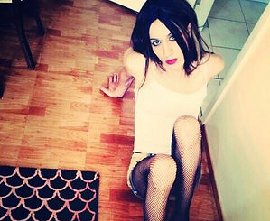 ...Alımlı, Çekici ve Erkeğimi Memnun Edecek Derecede Kendine Güvenen Sexy B...