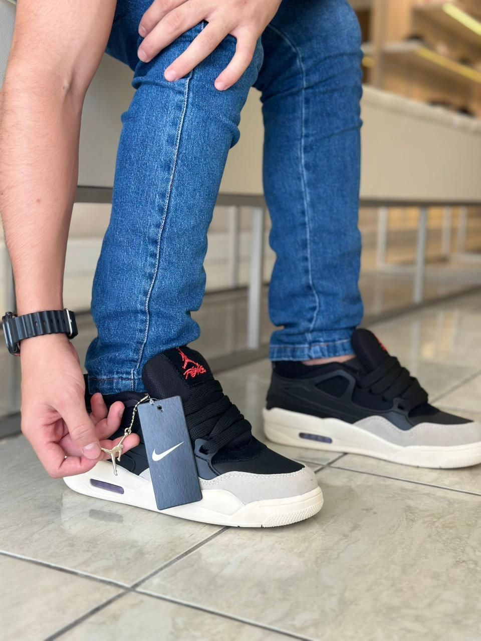 Miniatura: NIKE AIR JORDAN 4RM