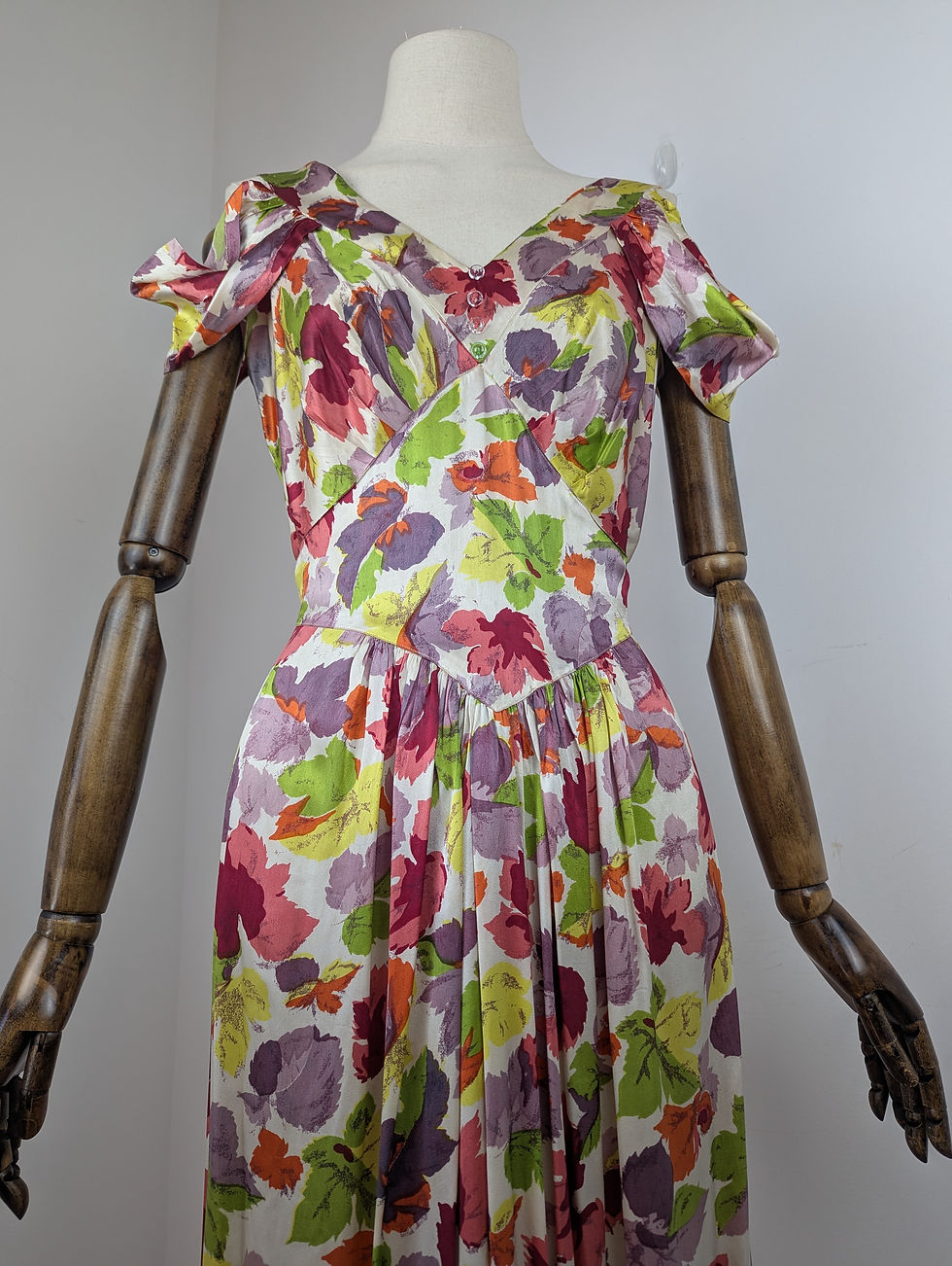 Thumbnail: Vintage 1930s Silk Satin Dress