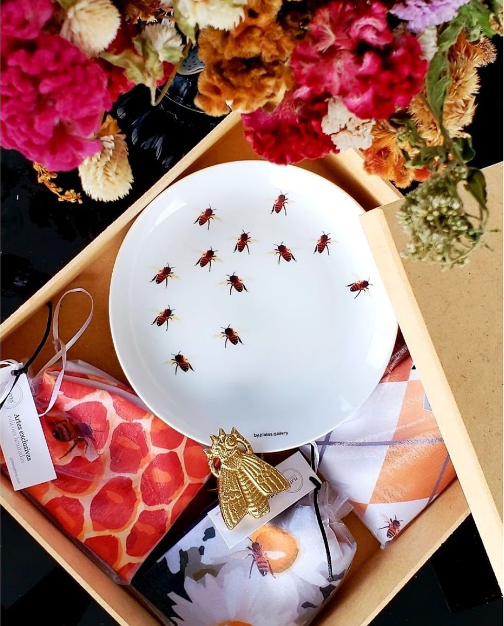 Miniatura: Prato de Porcelana Abelhas - 19 cm