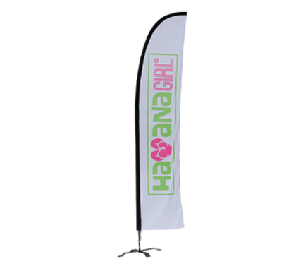 Bandera tipo pluma de color blanco