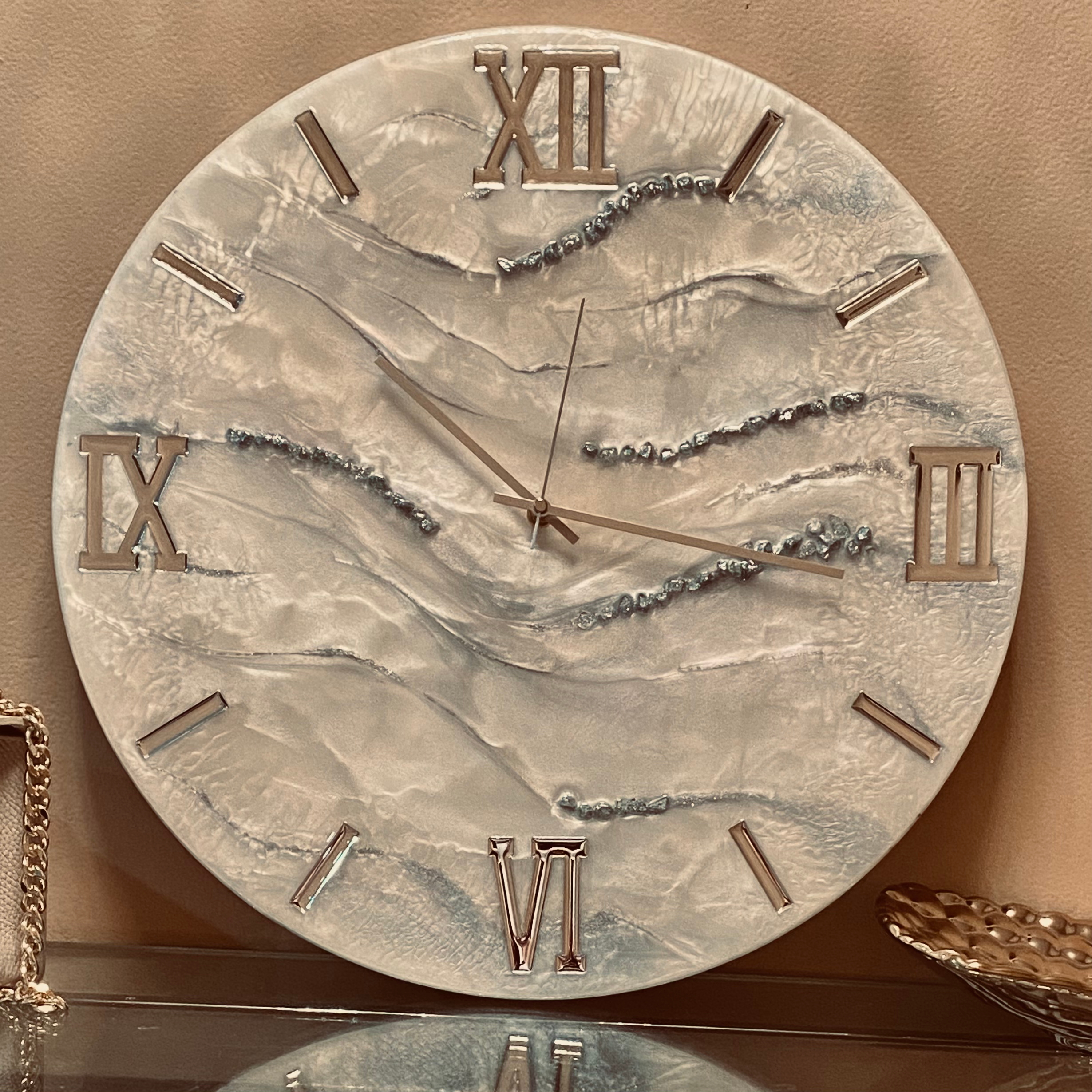 Resin Wall Clock in White Pearl shades