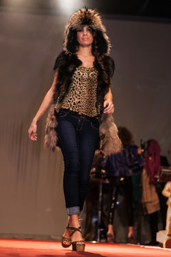 Desfile | Manero & Co. | Centro difusor de la piel | Hostelería Salamanca      