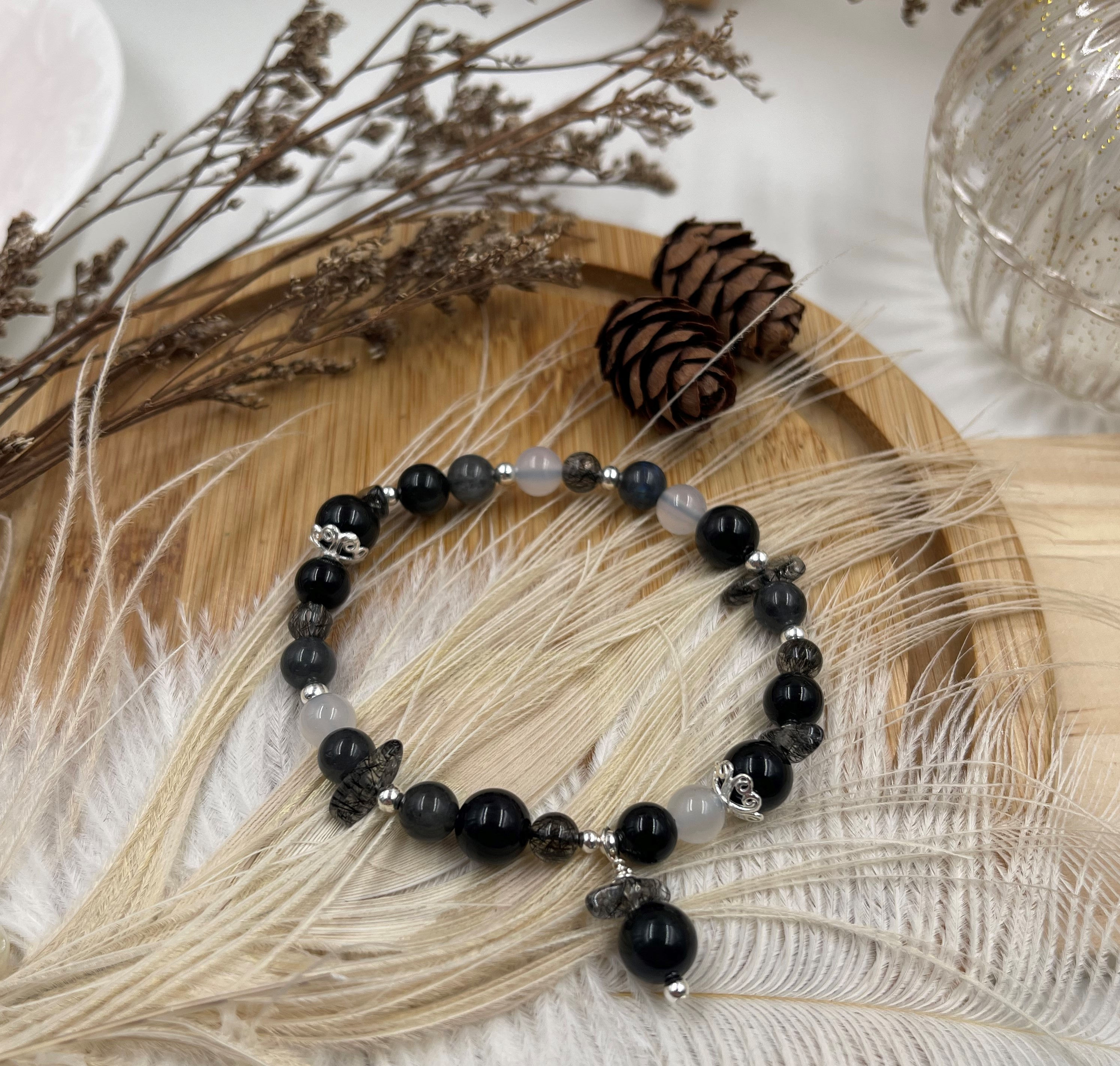 黑禮帽。《黑曜石·黑髮晶·拉長石·瑪瑙》⁣⁣⁣