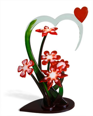 Red flowers heart sculpture