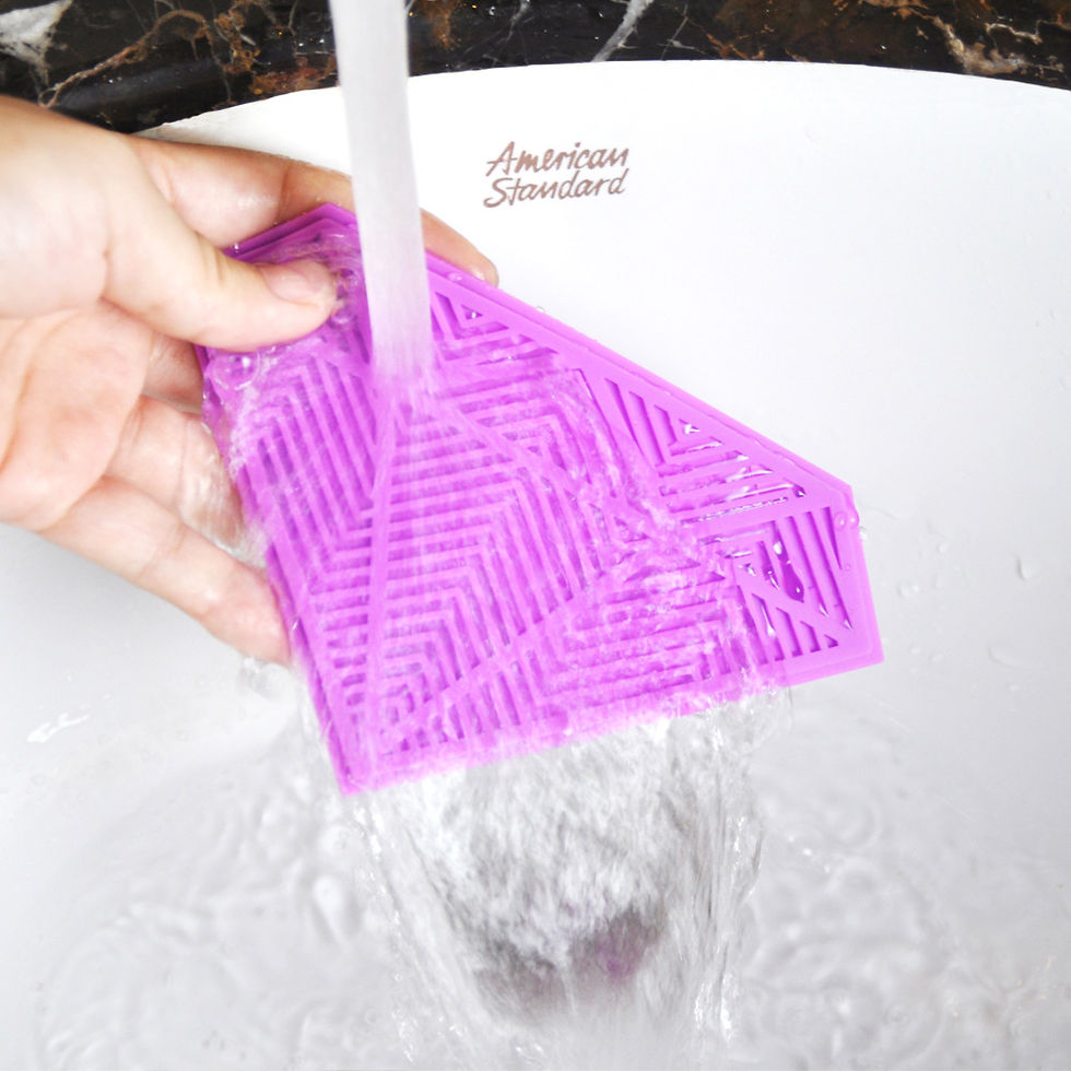 Thumbnail: Creative Silicone Watermelon Brush Cleaning Mat with Suction Cups