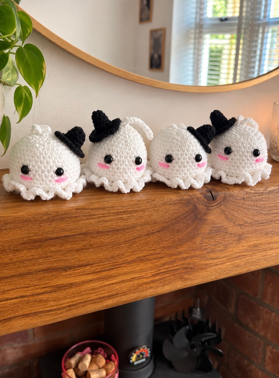 Cute crochet ghost with witches hat – free Halloween crochet ghost pattern
