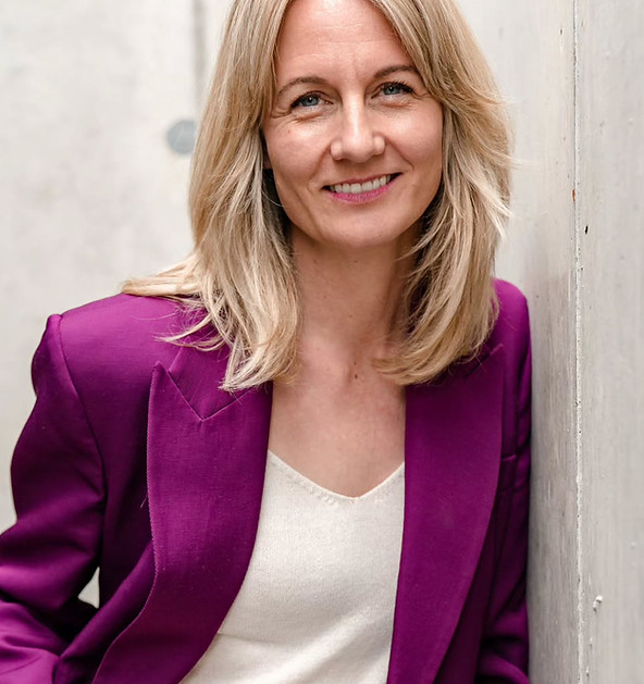 Carmen Goby Consulting Mentorin Connected Leader_edited.jpg