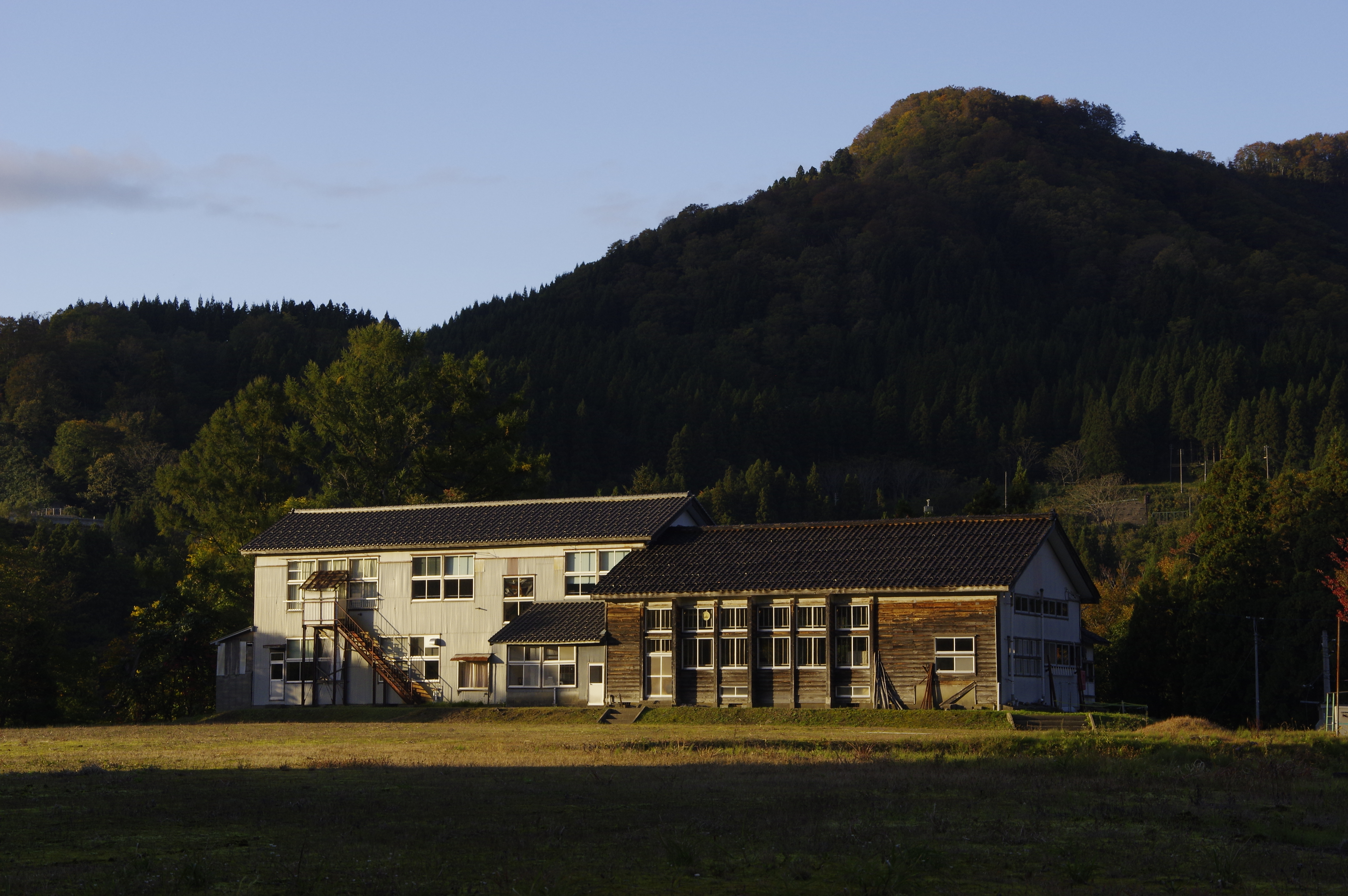 夕暮れの校舎