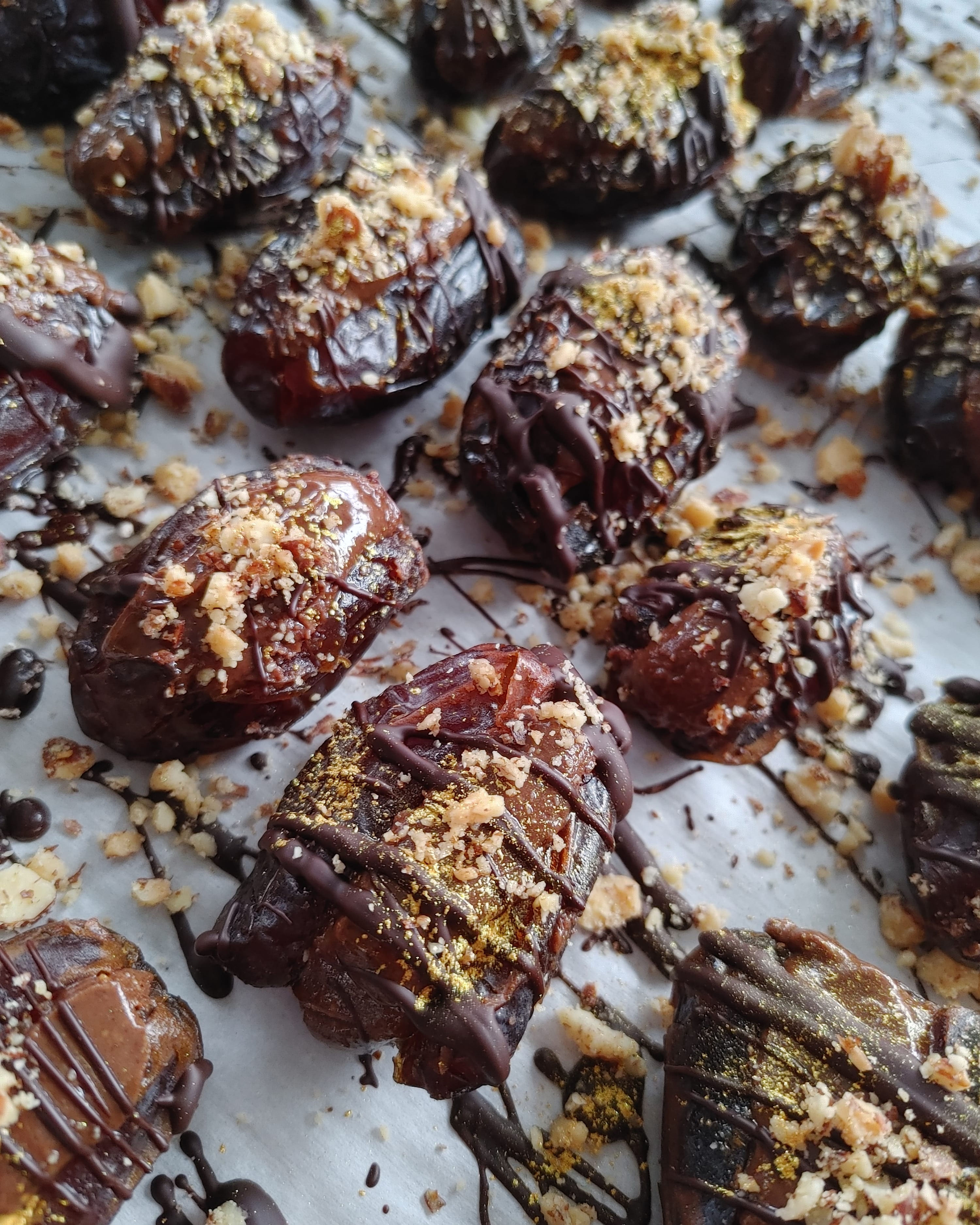 Dipped Apricots/Stuffed Dates Gift Box *gluten-free/vegan
