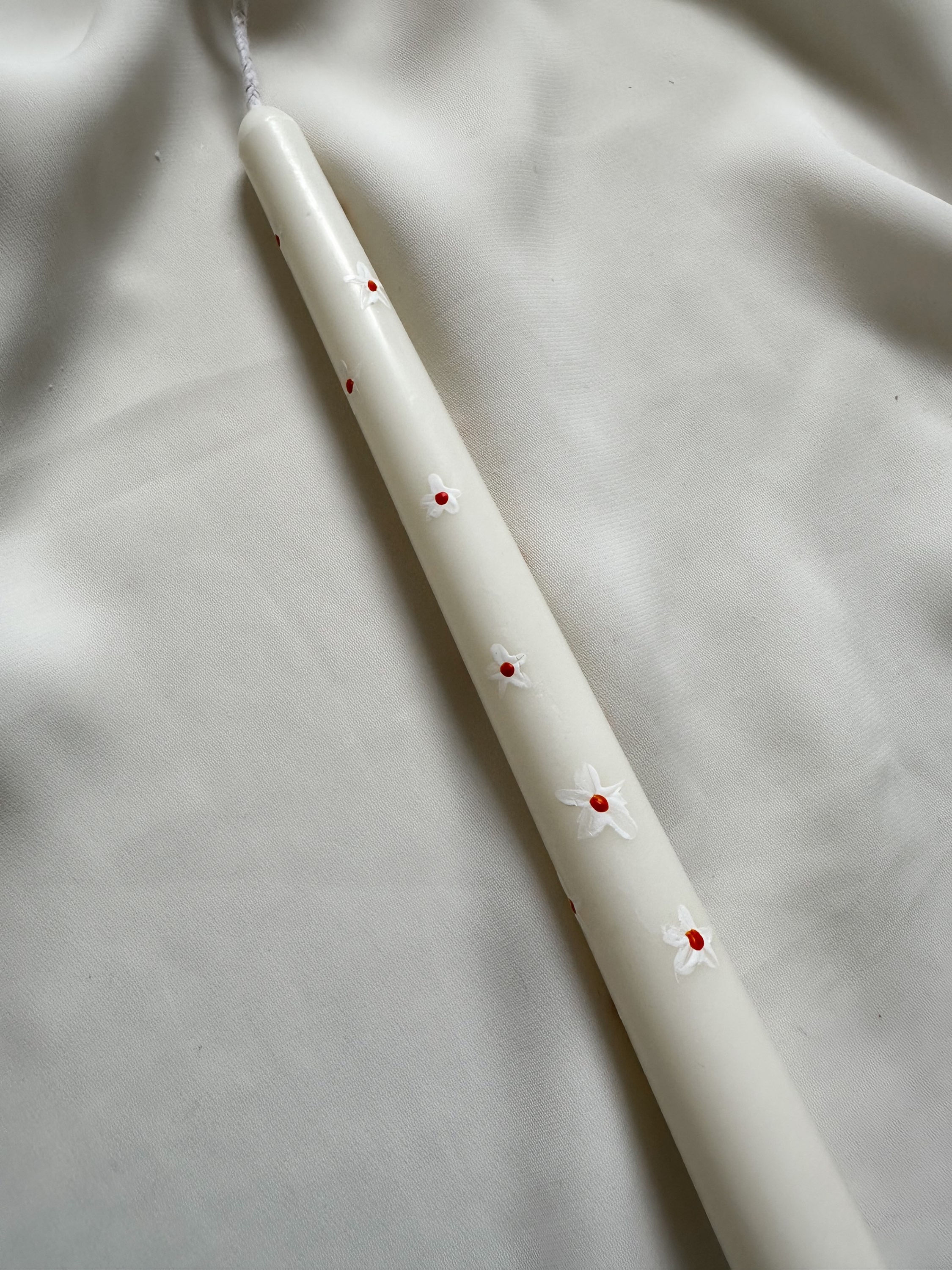 Λαμπάδα με μαργαρίτες χειροποίητη