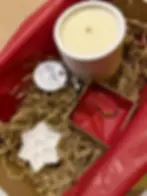 Xmas gift box με διακοσμητικό, χειροποίητο κερί σόγιας με χριστουγεννιάτικο άρωμα και χειροποίητο γούρι 2026 - Lydia’s Jewels