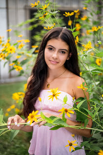 A Meaningful Senior Session at Beechwood Farms with Alejandra