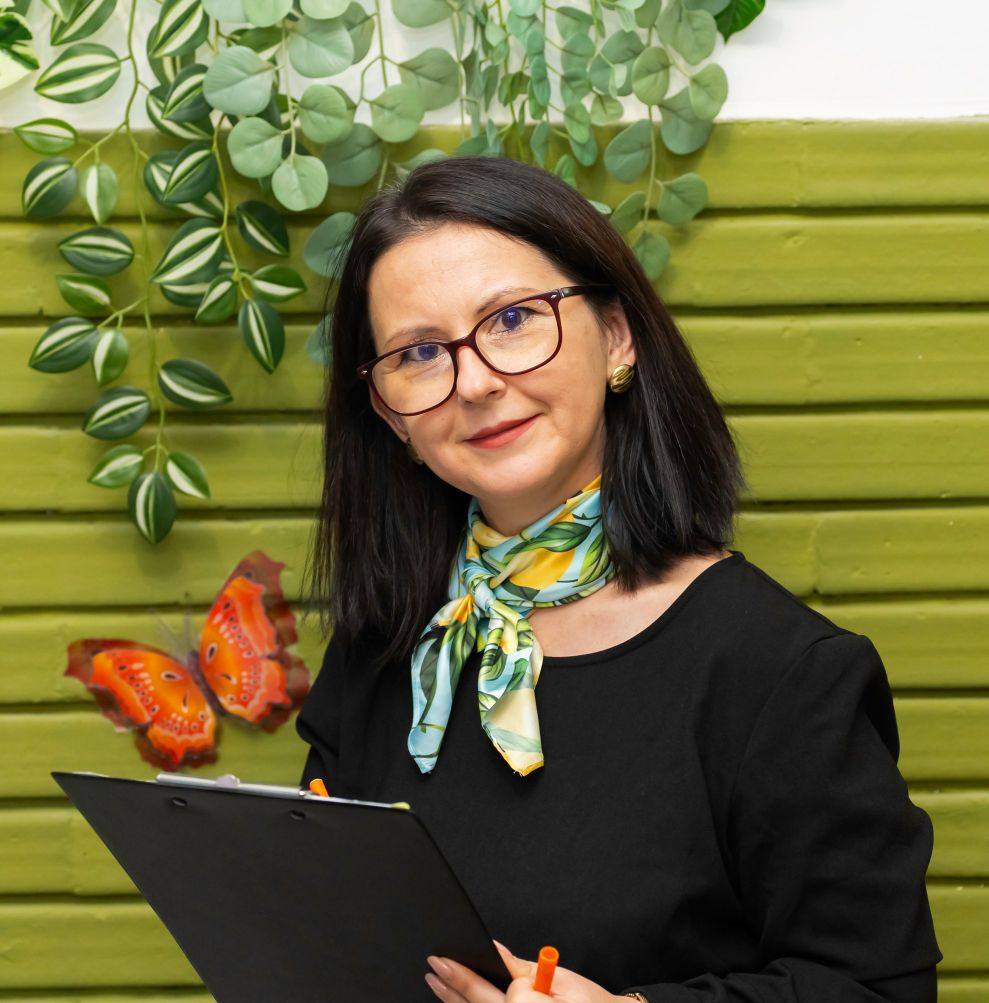 Poza scriitorului: Psihoterapeut Cecilia Apostoiu